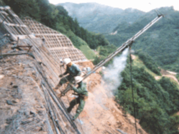 足場無しで施工　ＳＤ工法