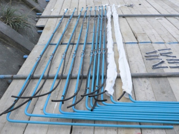 挿入前の補強材