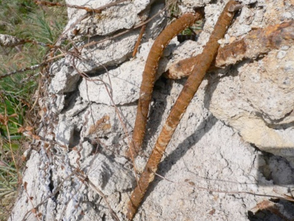 建設後17年で破壊された法枠